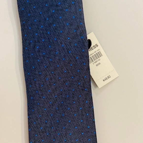 EXPRESS Other - 🆕BRAND NEW-EXPRESS BLUE DOTTED STYLISH TIE-WEAR YEAR ROUND-GREAT GIFT.